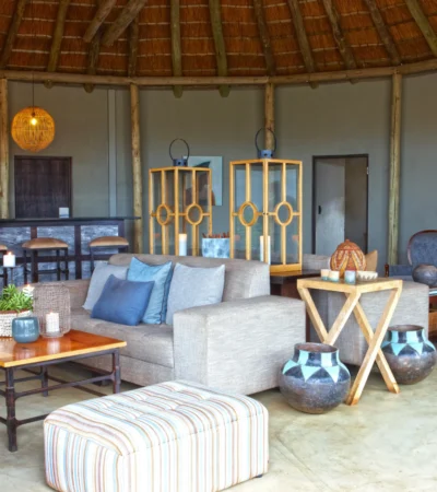 bar and lounge, thanda tented camp, kwazulu natal safaris, south africa