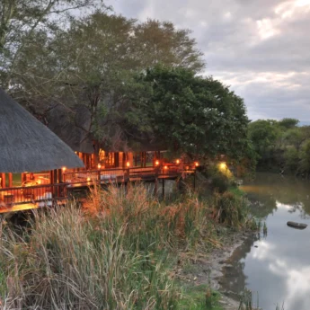 Thornybush Waterside Main Deck