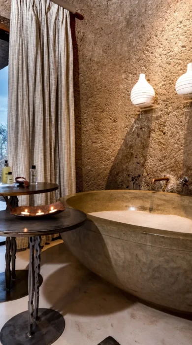 Earth Lodge Luxury Suite Bathroom 2