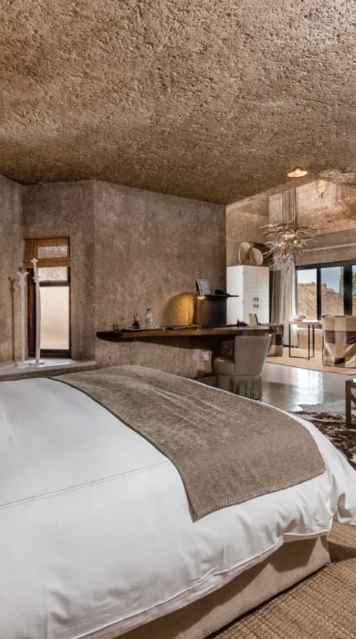 Earth Lodge Luxury Suite