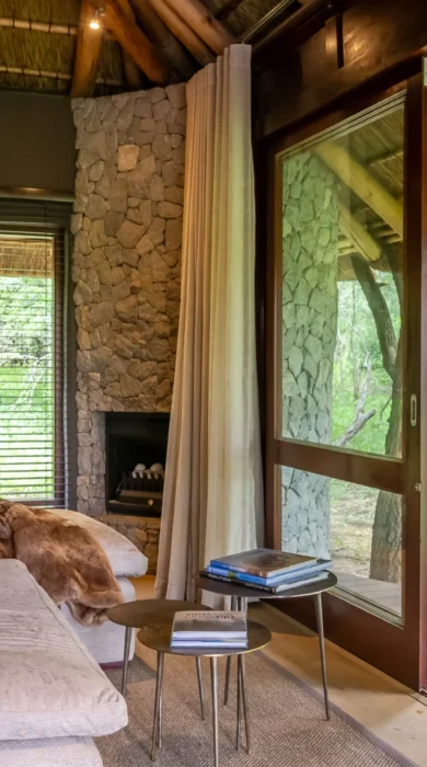 Dulini Leadwood Lodge living room