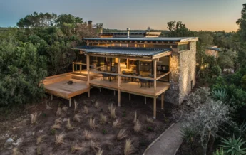 exterior ukhozi lodge kariega south africa yellow zebra safaris