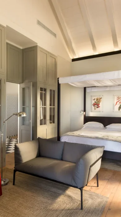 2.Staying in the Farmhouse