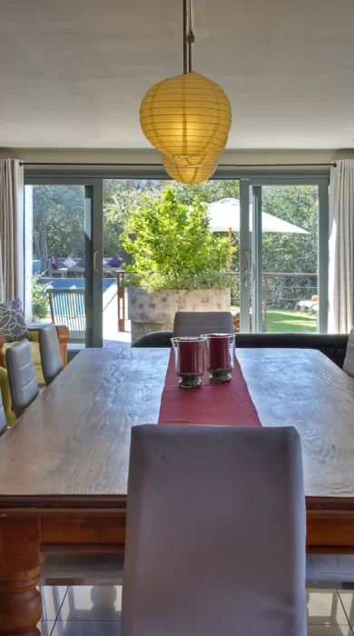 Villa Forest Villa dining area