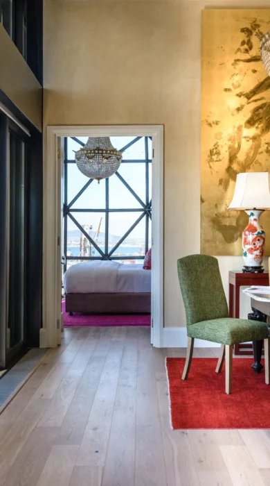 ts rooms royal suite diningoom1