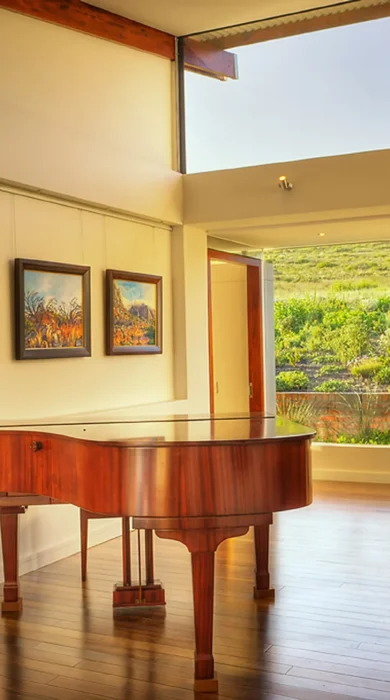 the villa piano