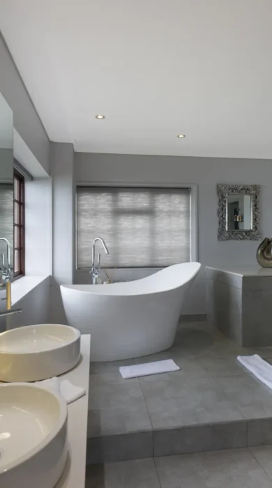 bathroom, kanonkop house, knysna, south africa