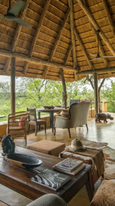 21 Outdoor Lounge