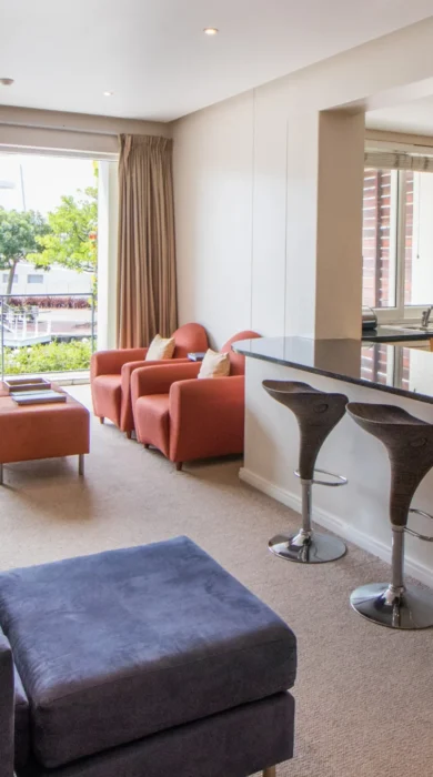 Lux 1 bed dining lounge kitchen