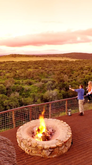 viewing deck bonfire, shamwari private game reserve, south africa