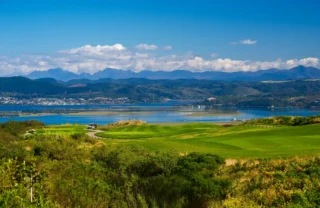 mountain backdrop, garden route, south africa safaris